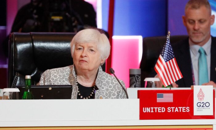 Bà Yellen không đồng tình với ý kiến của ông Biden về việc điều tra thương vụ Twitter