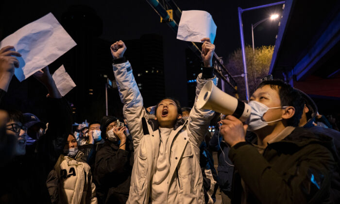 Trung Quốc thắt chặt an ninh sau các cuộc biểu tình rầm rộ phản đối các chính sách COVID hà khắc