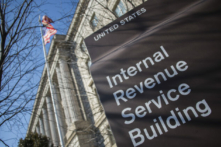 Tòa nhà Sở Thuế vụ (IRS) ở Hoa Thịnh Đốn ngày 19/02/2014. (Ảnh: Jim Watson/AFP/Getty Images)