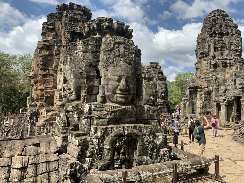 Những ngôi đền, những chiếc Tuk-Tuk và những kho báu ở Siem Reap, Campuchia
