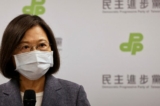 Tổng thống Đài Loan Thái Anh Văn (Tsai Ing-wen) tuyên bố từ chức chủ tịch Đảng Tiến Bộ Dân Chủ để chịu trách nhiệm về thành tích của đảng trong cuộc bầu cử địa phương ở Đài Bắc, Đài Loan, hôm 26/11/2022. (Ảnh: Ann Wang/Reuters)