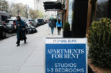 Các căn hộ được quảng cáo ở khu hạ Manhattan, Thành phố New York vào ngày 16/04/2021. (Ảnh: Spencer Platt/Getty Images)