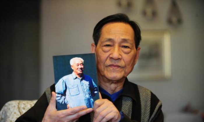 Ông Bào Đồng, cựu quan chức Trung Quốc ủng hộ dân chủ và tín ngưỡng tâm linh, qua đời ở tuổi 90