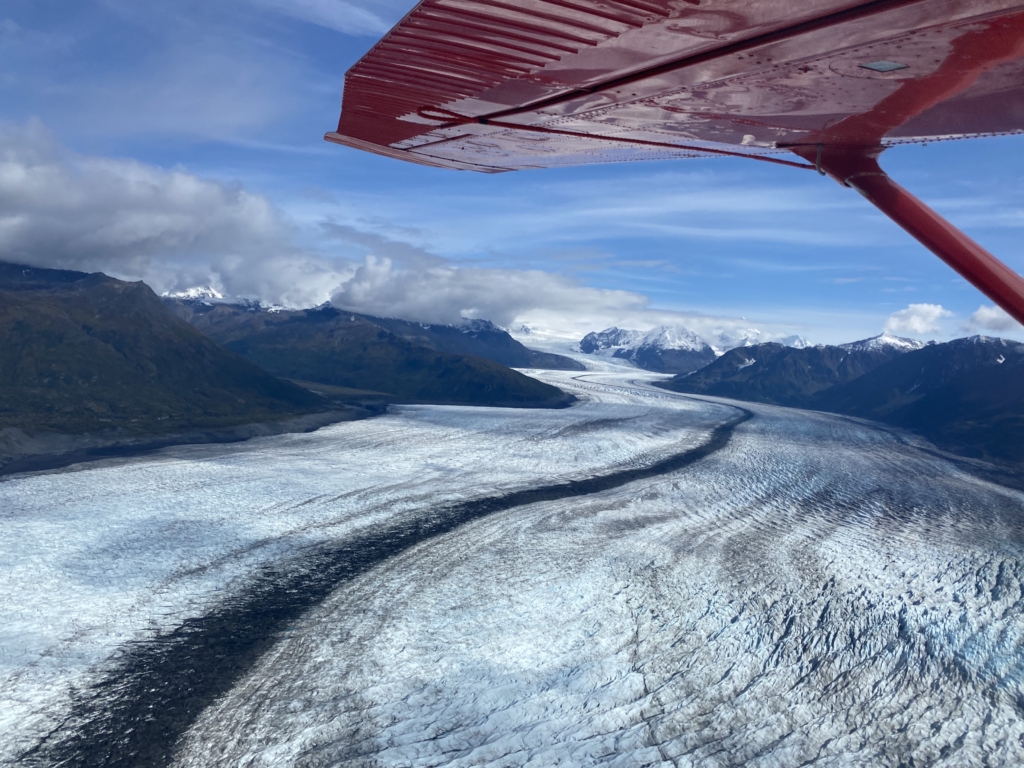 Bay trên thành phố Anchorage, khám phá Alaska bằng thủy phi cơ
