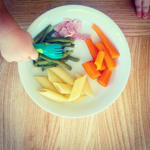 Bí quyết đơn giản khuyến khích trẻ ăn nhiều rau hơn