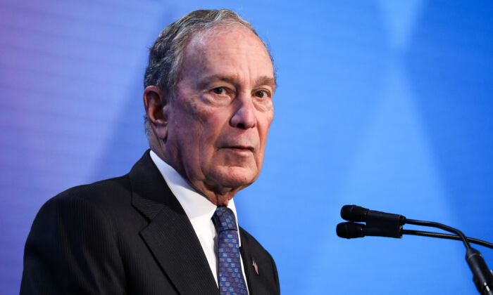 Cựu thị trưởng thành phố New York và từng là ứng cử viên tổng thống năm 2020 Michael Bloomberg trong Hội nghị các Thị trưởng Hoa Kỳ tại Hoa Thịnh Đốn ngày 22/01/2020. (Ảnh: Charlotte Cuthbertson/The Epoch Times)