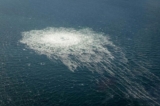 Bong bóng khí từ vụ rò rỉ Nord Stream 2 được nhìn thấy chạm tới bề mặt Biển Baltic, gần Bornholm, Đan Mạch, hôm 27/09/2022. (Ảnh: Bộ Tư lệnh Quốc phòng Đan Mạch/Tài liệu phát qua Reuters)