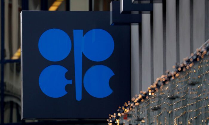 OPEC cắt giảm dự báo tăng trưởng nhu cầu dầu một lần nữa khi các thách thức kinh tế gia tăng
