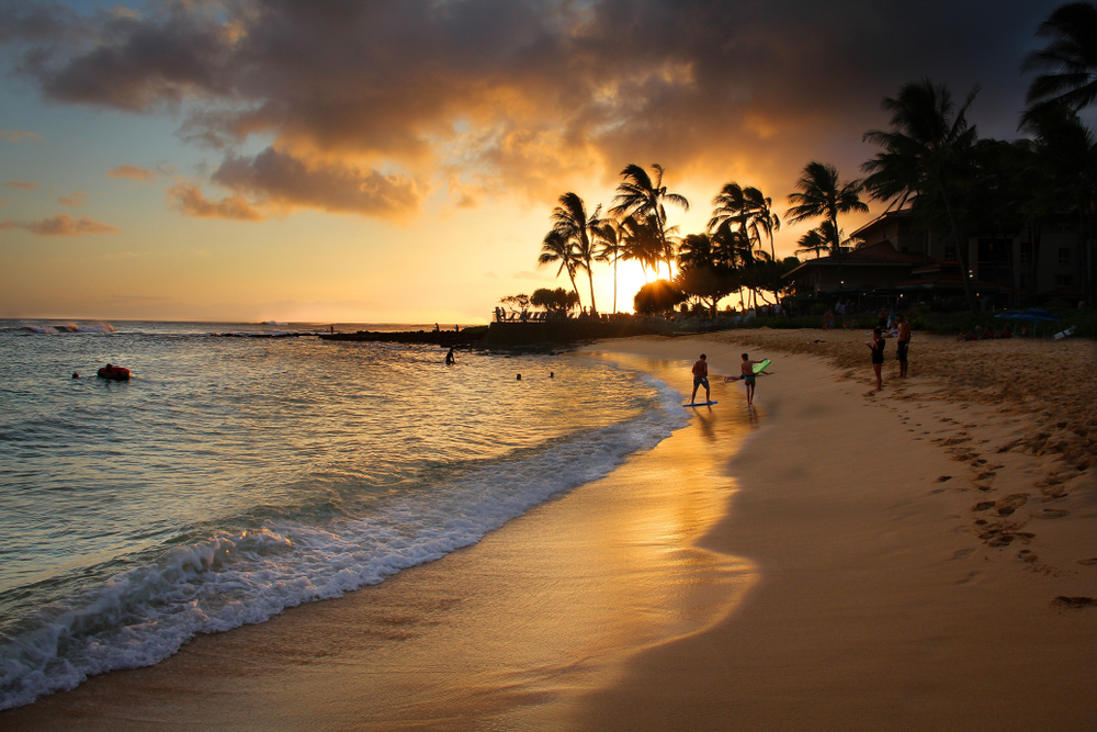 Bãi biển Poipu trên Đảo Kauai. (Ảnh: George Frankiv / Shutterstock)