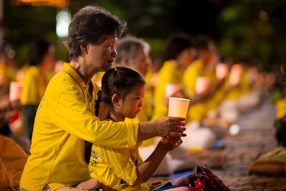 Các học viên Pháp Luân Công tổ chức một lễ thắp nến cầu nguyện đánh dấu 21 năm cuộc đàn áp Pháp Luân Công ở Trung Quốc tại Đài Bắc, Đài Loan, vào ngày 18/07/2020. (Ảnh: Minghui.org)