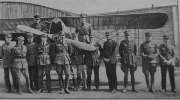 Ảnh chụp Phi đội Kosciuszko của Lực lượng Không quân Ba Lan vào ngày 09/01/1920. (Ảnh: Tài sản công)