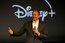 Chủ tịch điều hành Disney Bob Iger tham dự buổi bình duyệt 100 phút độc quyền của ông Peter Jackson có nhan đề “The Beatles: Get Back” tại Nhà hát El Capitan ở Hollywood, California, vào ngày 18/11/2021. (Ảnh: Charley Gallay/Getty Images cung cấp cho Disney)