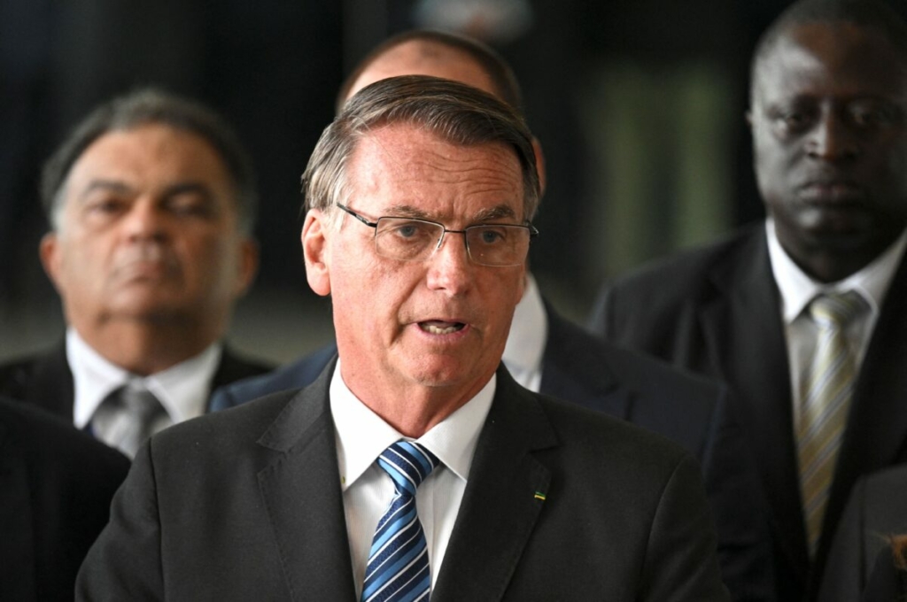 Tổng thống Brazil Jair Bolsonaro nói chuyện tại Cung điện Alvorada ở Brasilia, Brazil, hôm 01/11/2022. (Ảnh: Evaristo Sa/AFP via Getty Images)