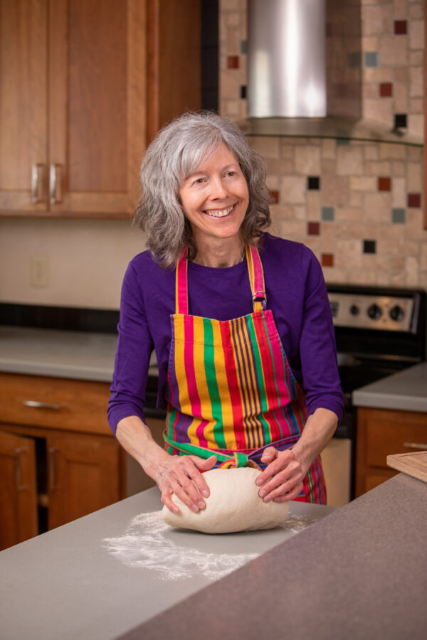 Nữ văn sĩ Kathleen Harward, người sáng lập công ty sách Brandy Pie Book Co. (Ảnh: Đăng dưới sự cho phép của Todd Newcomer/Brandy Pie Book Company)