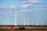 Tua-bin gió tại một nhà máy điện gió ở thành phố Colorado, Texas, vào ngày 21/01/2016. Năng lượng gió chiếm 8.3% lượng điện được tạo ra ở Texas trong năm 2013. (Ảnh: Spencer Platt/Getty Images)