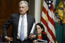 Chủ tịch Hội đồng Dự trữ Liên bang Jerome Powell rời cuộc họp với Hội đồng Giám sát Ổn định Tài chính của Bộ Ngân khố tại Bộ Ngân khố Hoa Kỳ ở Thủ đô Hoa Thịnh Đốn, vào ngày 03/10/2022. (Ảnh: Anna Moneymaker/Getty Images)