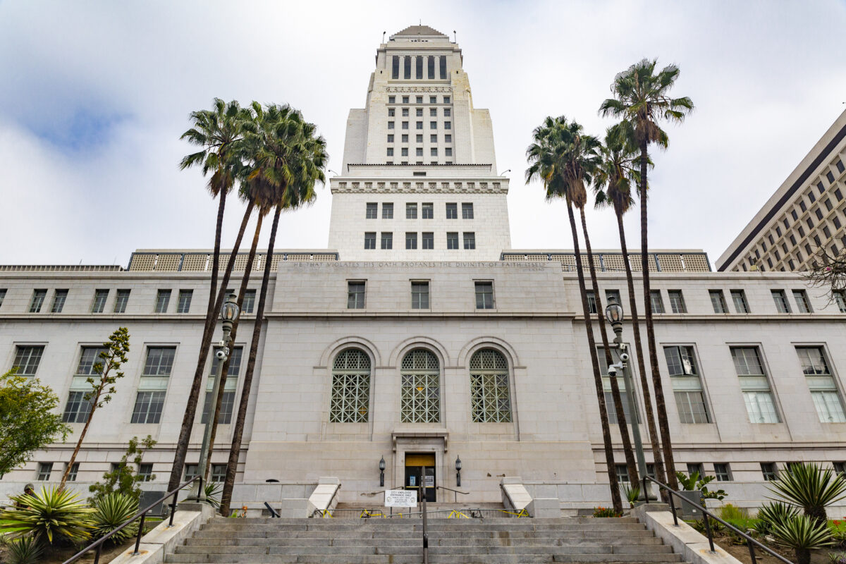 Tòa thị chính Los Angeles vào ngày 08/11/2021. (Ảnh: John Fredricks/The Epoch Times)