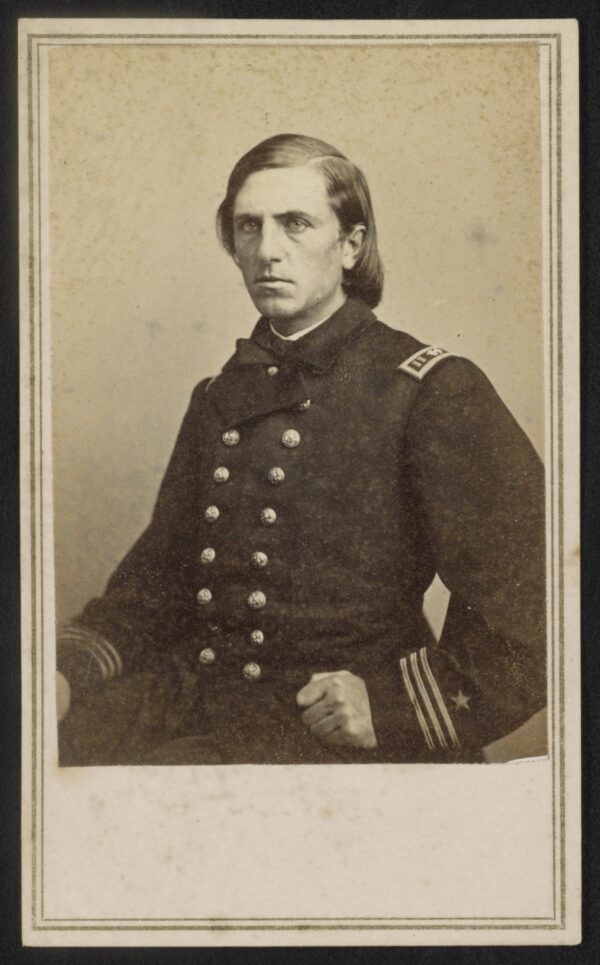 Một bức chân dung của Trung úy William B. Cushing được chụp trong khoảng giữa năm 1861 và 1865. (Ảnh: Tài sản công)