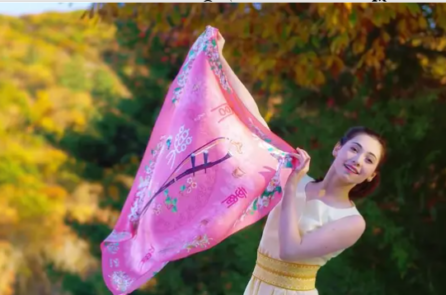 Khăn lụa lấy cảm hứng từ Văn hoá Trung Hoa Truyền thống