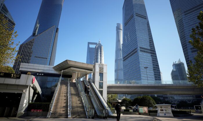 Một khu đất trống ở khu tài chính Lục Gia Chủy, Thượng Hải hôm 19/12/2022. (Ảnh: Aly Song/Reuters)
