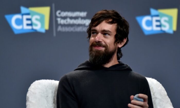 Giám đốc điều hành Twitter Jack Dorsey trình bày trong một sự kiện báo chí tại triển lãm công nghệ CES 2019 ở Aria Resort & Casino, tại Las Vegas hôm 09/01/2019. (Ảnh: David Becker/Getty Images)