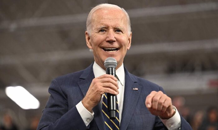 Tổng thống Joe Biden tại Bay City, Michigan, hôm 29/11/2022. (Ảnh: Jim Watson/AFP qua Getty Images)