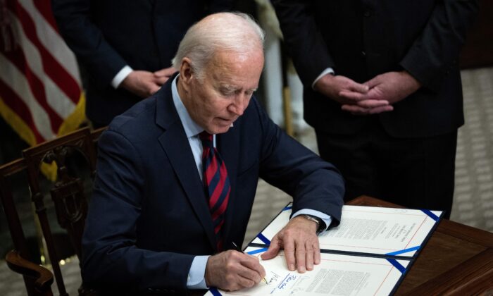 TT Biden ký dự luật áp đặt thỏa thuận đối với các nghiệp đoàn đường sắt, ngăn chặn đình công
