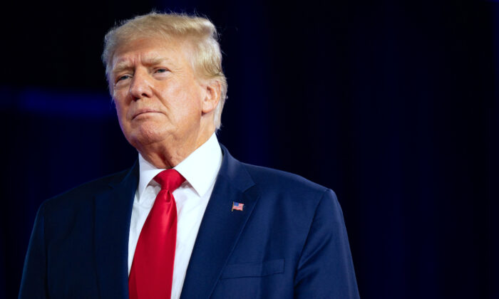 Cựu Tổng thống Hoa Kỳ Donald Trump trình bày tại Dallas, Texas, hôm 06/08/2022. (Ảnh: Brandon Bell/Getty Images)