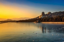 Luân hồi chuyển sinh bên hồ Côn Minh (Ảnh: Shutterstock)