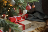 Lễ Giáng sinh đang đến gần, nên tặng quà gì cho trẻ để giúp trẻ phát triển tốt hơn? (Ảnh: Shutterstock)
