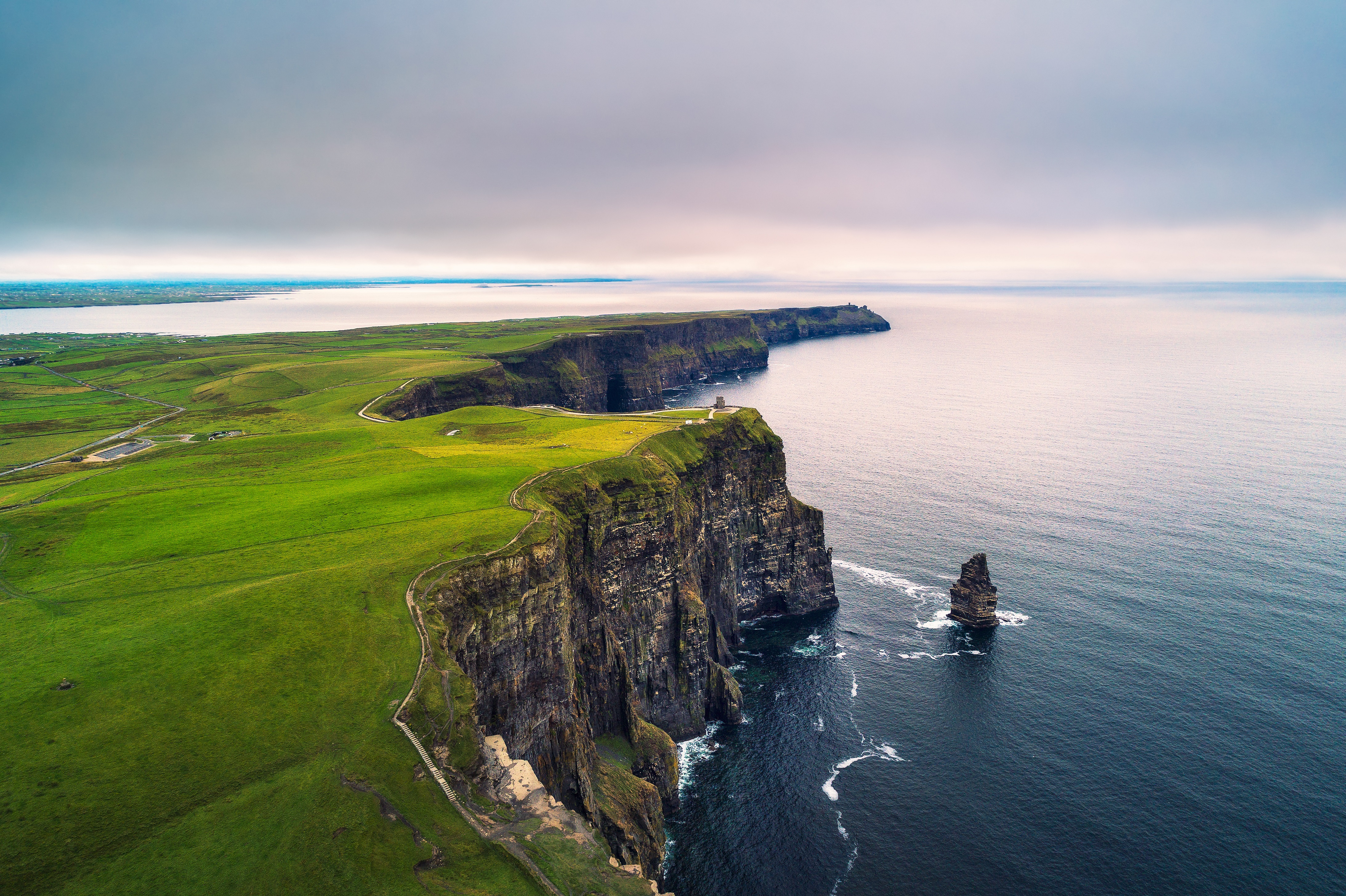 Vách đá cao nhất  Âu Châu ở Ireland khiến du khách ‘run rẩy’