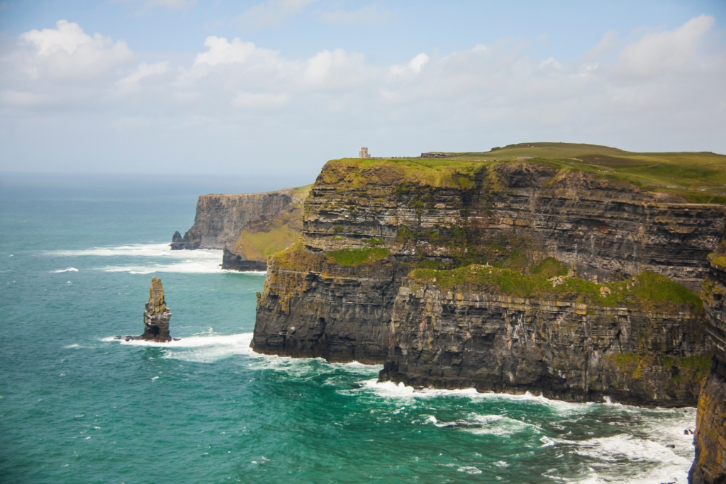 Vách đá cao nhất  Âu Châu ở Ireland khiến du khách ‘run rẩy’