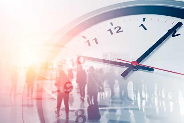 Các chuyên gia cho biết nhận thức của con người về thời gian sẽ thay đổi theo độ tuổi. (Ảnh: Shutterstock)