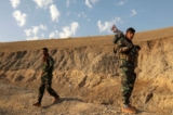 Hôm 23/11/2022, các chiến binh Peshmerga người Kurd liên kết với Đảng Tự Do người Kurd (Kurdistan Freedom Party, PAK) theo chủ nghĩa ly khai của Iran, chiếm một vị trí gần thị trấn Altun Kupri (Perdi), phía bắc Kirkuk, thuộc khu vực tự trị của người Kurd tại Iraq. Hôm 23/11, Ngoại trưởng Iran Hossein Amir-Abdollahian cảnh báo rằng Tehran sẽ tiếp tục hành động chống lại ‘các mối đe dọa’ từ ngoại quốc, sau một loạt cuộc tấn công xuyên biên giới của Iran nhằm vào các nhóm đối lập người Kurd đóng quân tại Iraq. (Ảnh: Safin Hamed/AFP qua Getty Images)