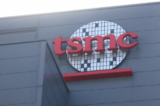 Logo của Công ty Sản xuất Chất bán dẫn Đài Loan (TSMC) tại trụ sở chính ở Tân Trúc, Đài Loan vào ngày 19/01/2021. (Ảnh: Ann Wang/Reuters)