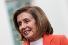 Chủ tịch Hạ viện Nancy Pelosi (Dân Chủ-California) nói với các phóng viên ở Hoa Thịnh Đốn hôm 29/11/2022. (Ảnh: Kevin Dietsch/Getty Images)