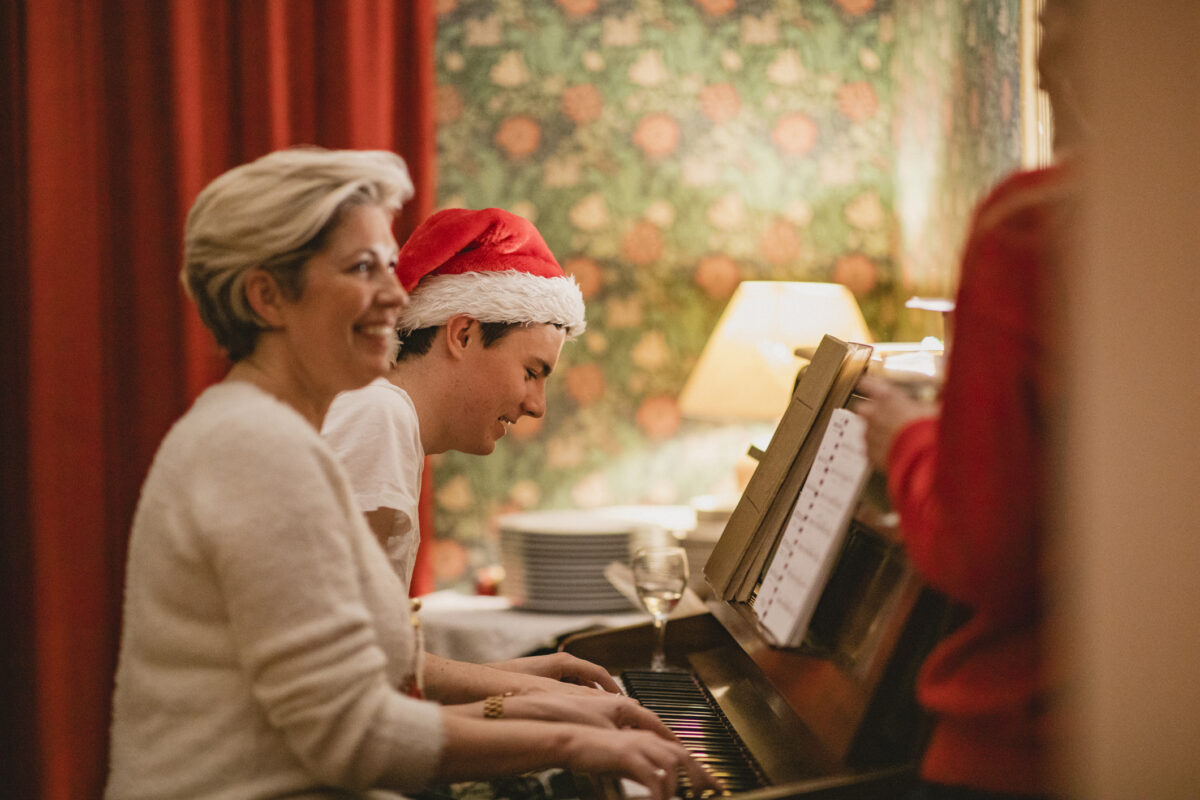 Các bài hát Giáng Sinh và Thánh ca: Những câu chuyện đằng sau âm nhạc