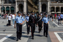 Lực lượng Hiến binh Carabinieri của Ý và cảnh sát Trung Quốc tuần tra chung ở Milan năm 2018. (Ảnh: Emanuele Cremaschi/Getty Images)