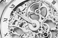 Đồng hồ được phân loại là vật dụng có nhiều tính năng bởi chúng không chỉ đơn thuần dùng để xem giờ mà còn là những tuyệt tác công nghệ thực sự. (Ảnh: ThomasLENNE/Shutterstock)