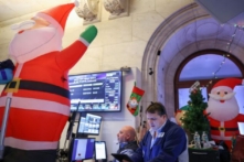 Các nhà đầu tư nên tiếp cận một năm 2023 đầy biến động như thế nào?