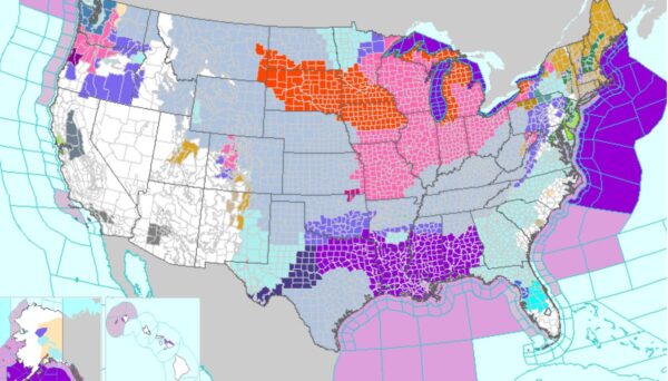 Các cảnh báo về bão mùa đông và bão tuyết nghiêm trọng đã được đưa ra cho hàng triệu người Mỹ hôm thứ Năm khi một cơn bão mùa đông mang đến điều kiện khắc nghiệt và tuyết rơi dày trên khắp các vùng Trung Tây và Đồng bằng. Các khu vực được tô màu cam là cảnh báo bão tuyết nghiêm trọng, trong khi các khu vực được tô màu hồng là cảnh báo bão mùa đông. (Ảnh: NWS)