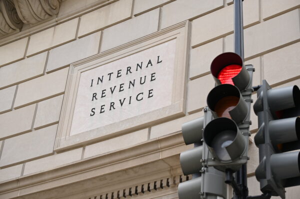 Sở Thuế vụ (IRS) ở Hoa Thịnh Đốn vào ngày 28/09/2020. (Ảnh: Erin Scott/Reuters)