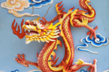 Thời xưa tôn xưng Hoàng đế là Chân Long Thiên Tử, như vậy long tộc hộ vệ Hoàng Đế trong truyền thuyết cũng không phải chuyện gì đáng ngạc nhiên. (Ảnh: wiangya/Fotolia)