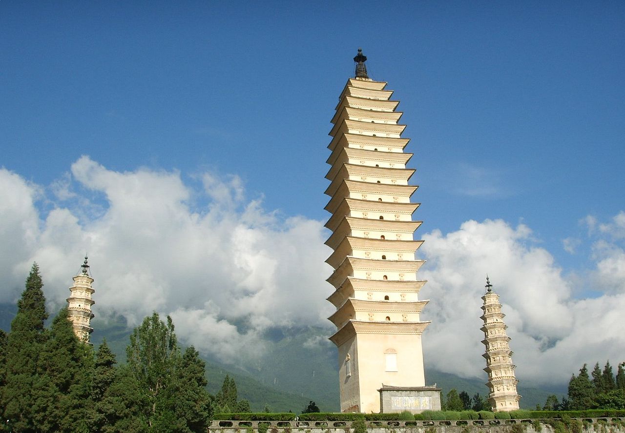 Danh sơn cổ tự: Sự thần kỳ của ba tòa tháp chùa Sùng Thánh