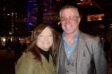 Bà Jana và ông Hank Slaughter thưởng thức Nghệ thuật Biểu diễn Shen Yun tại Nhà hát Opera Winspear ở Dallas hôm 14/01/2023 (Ảnh: Sally Sun/The Epoch Times)