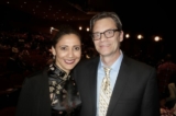 Bà Rocio Sullivan cùng chồng là ông Peter Sullivan đã tham dự suất diễn buổi sáng của chương trình Nghệ thuật Biểu diễn Shen Yun tại Trung tâm Biểu diễn Nghệ thuật, thành phố San Jose, hôm 31/12/2022. (Ảnh: Gary Wang/The Epoch Times)