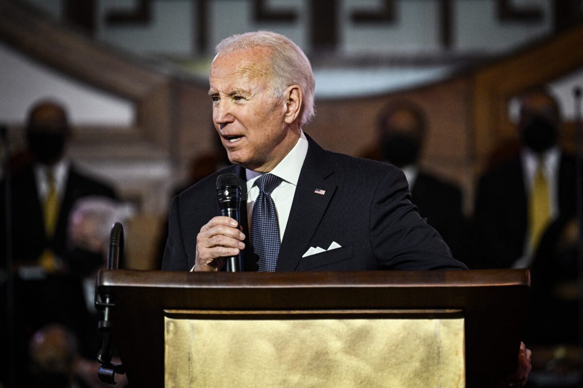 Tổng thống Joe Biden trình bày tại Nhà thờ Baptist Ebenezer ở Atlanta hôm 15/01/2023, đêm trước ngày lễ quốc gia tôn vinh nhà lãnh đạo dân quyền Martin Luther King, Jr. (Ảnh: Brendan Smialowski/AFP qua Getty Images)