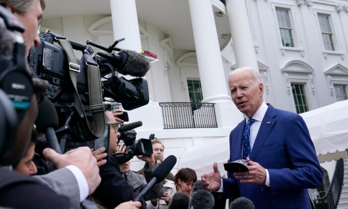 TT Biden tổ chức cuộc họp Nội các hiếm hoi, hối thúc các bộ trưởng nhanh chóng thực thi luật mới