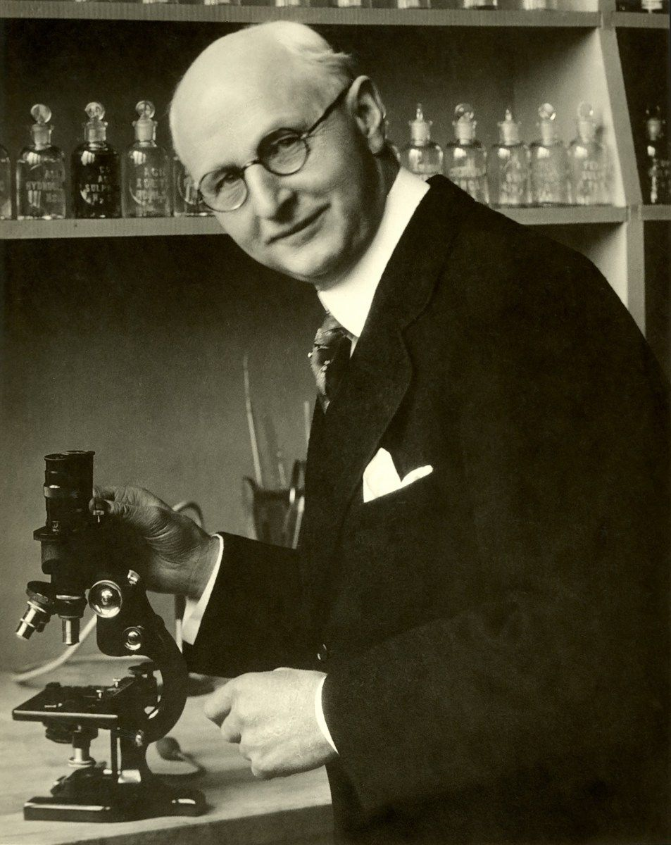 Tiến sĩ Weston A. Price