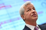 CEO JP Morgan Chase Jamie Dimon làm chứng trước Ủy ban Dịch vụ Tài chính Hạ viện trên Điện Capitol ở Hoa Thịnh Đốn vào ngày 10/04/2019. (Ảnh: Mandel Ngan/AFP/Getty Images)